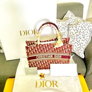 Highly coveted Dior Oblique Medium Book Tote in Burgundy